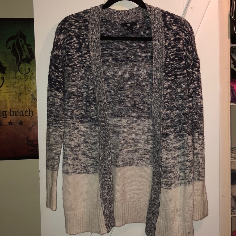GAP sweater size small